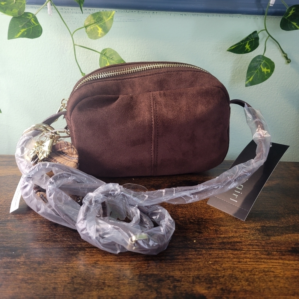 Madden Girl Brown Camera Crossbody Bag Faux Suede Gold Hardware NWT MSRP $36 - Picture 2 of 7